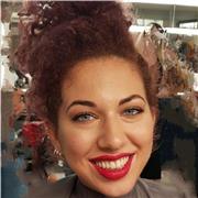 Diplomata in lingue, offro lezioni di lingua inglese e francese. Dalla scuola primaria a secondaria